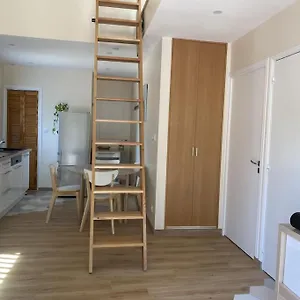appartement-climatise-avec-terrasse.hotels-rhonealpes.com/